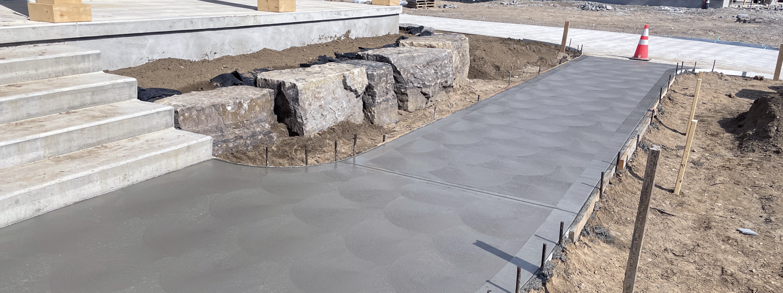Custom Concrete Driveway and Sidewalk