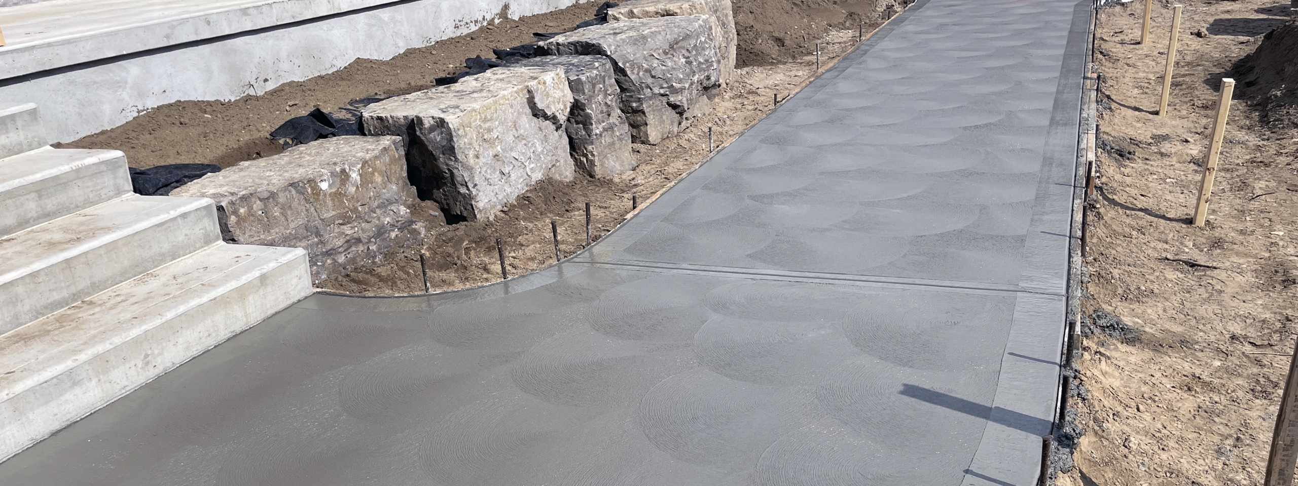 Custom Concrete Driveway and Sidewalk
