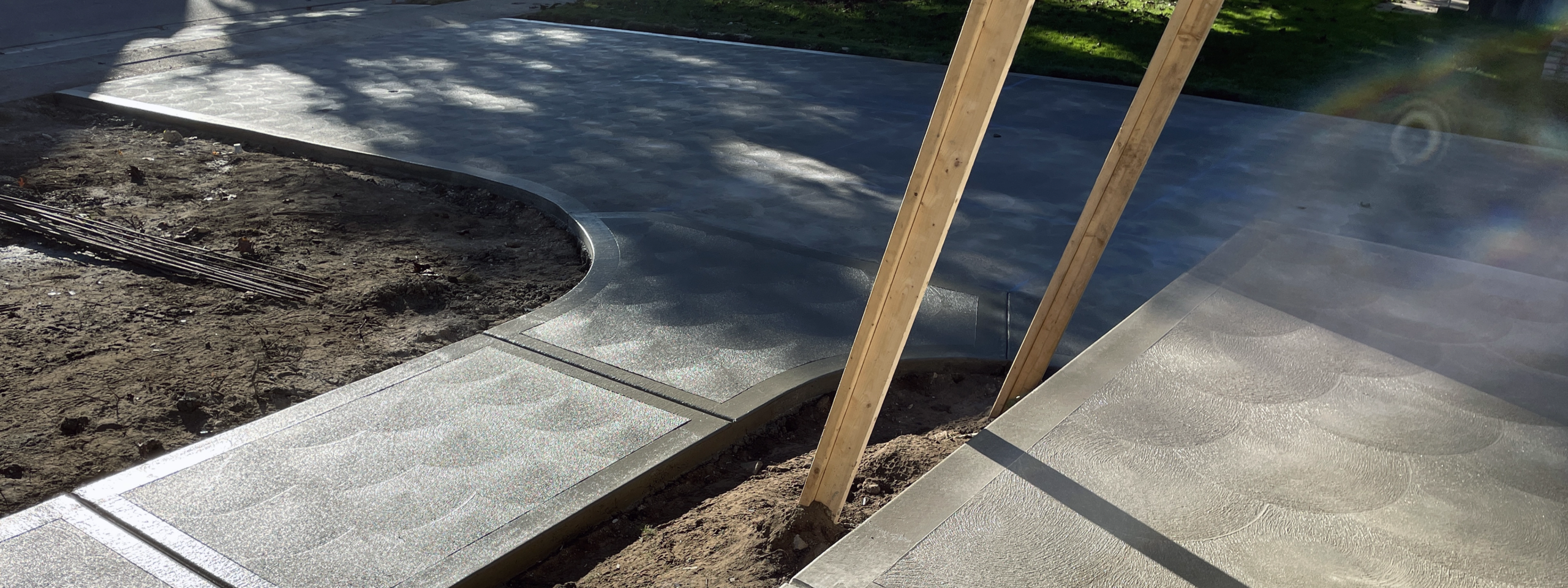 Custom Concrete Driveway and Sidewalk