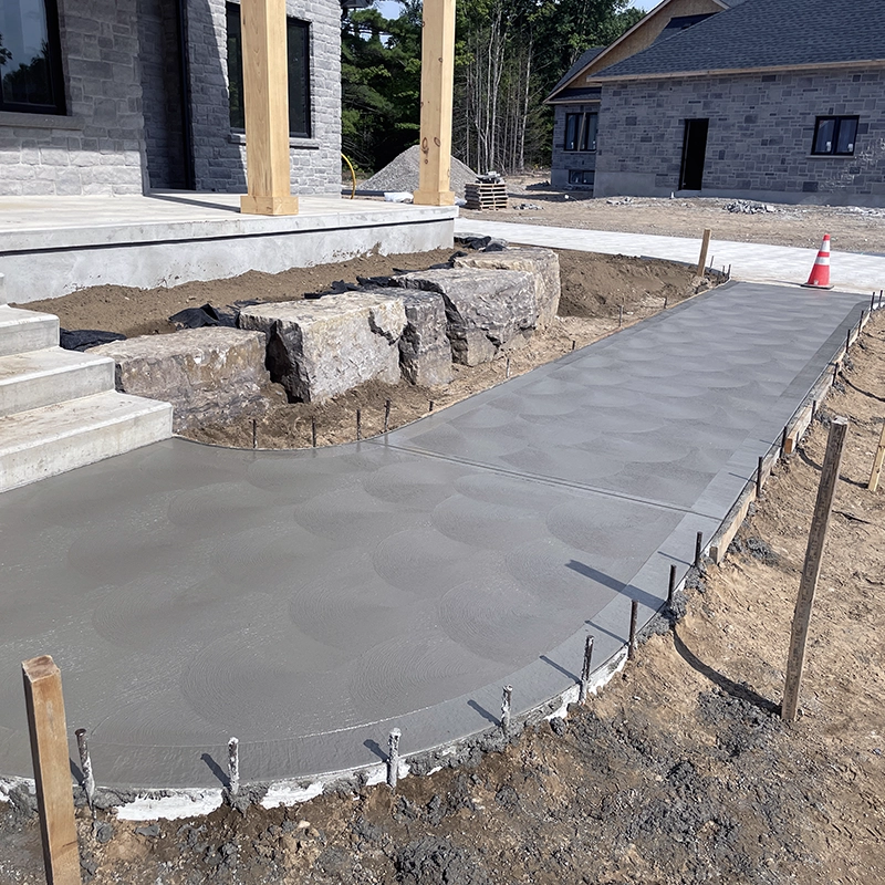 Custom Concrete Driveway and Sidewalk