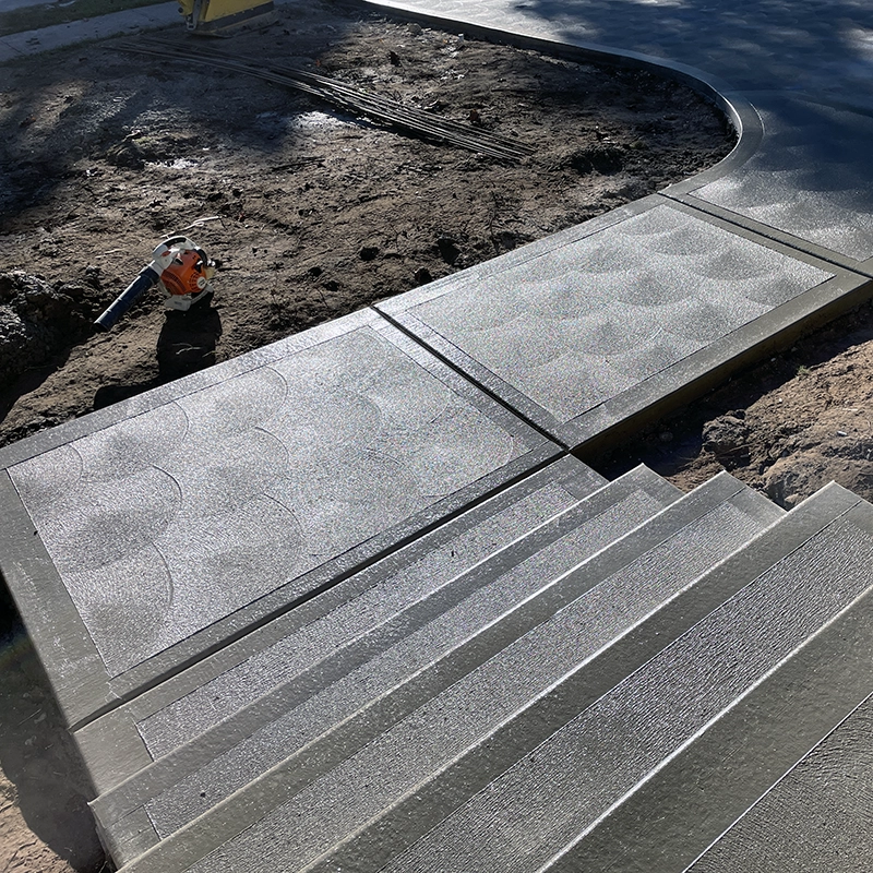 Custom Concrete Driveway and Sidewalk