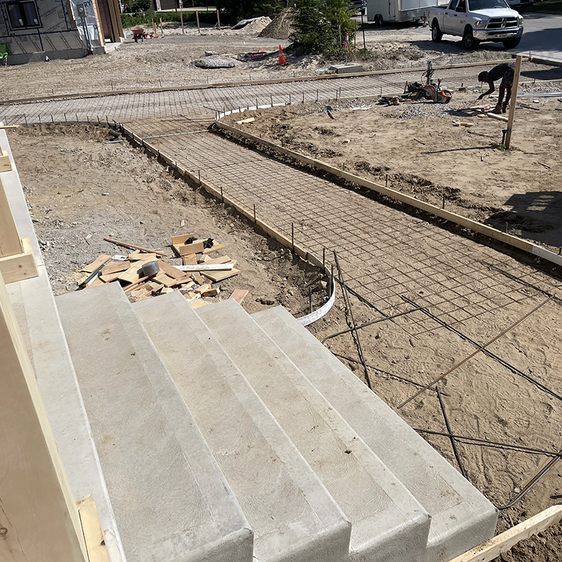 Custom Concrete Driveway and Sidewalk
