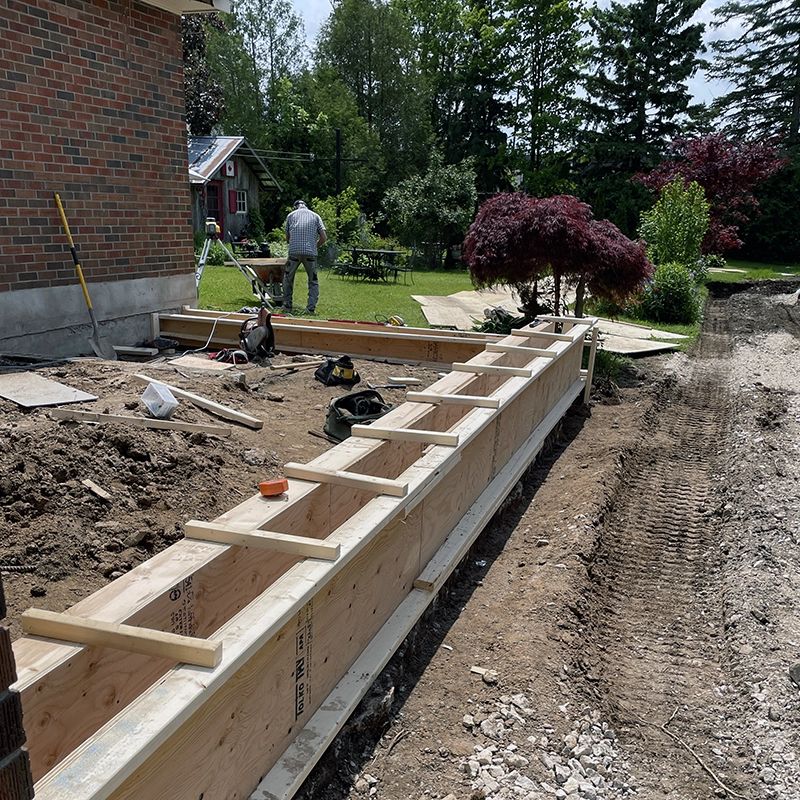 Custom Concrete Walls and Patio